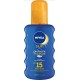 Nivea Sun Protect & Moisture mitrinošs sprejs pret sauli ar SPF15 200 ml.